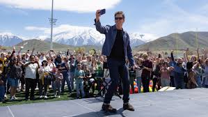 Kevin Bacon Revisits High School Where 'Footloose' Was Filmed Following Student Celebration, 2024